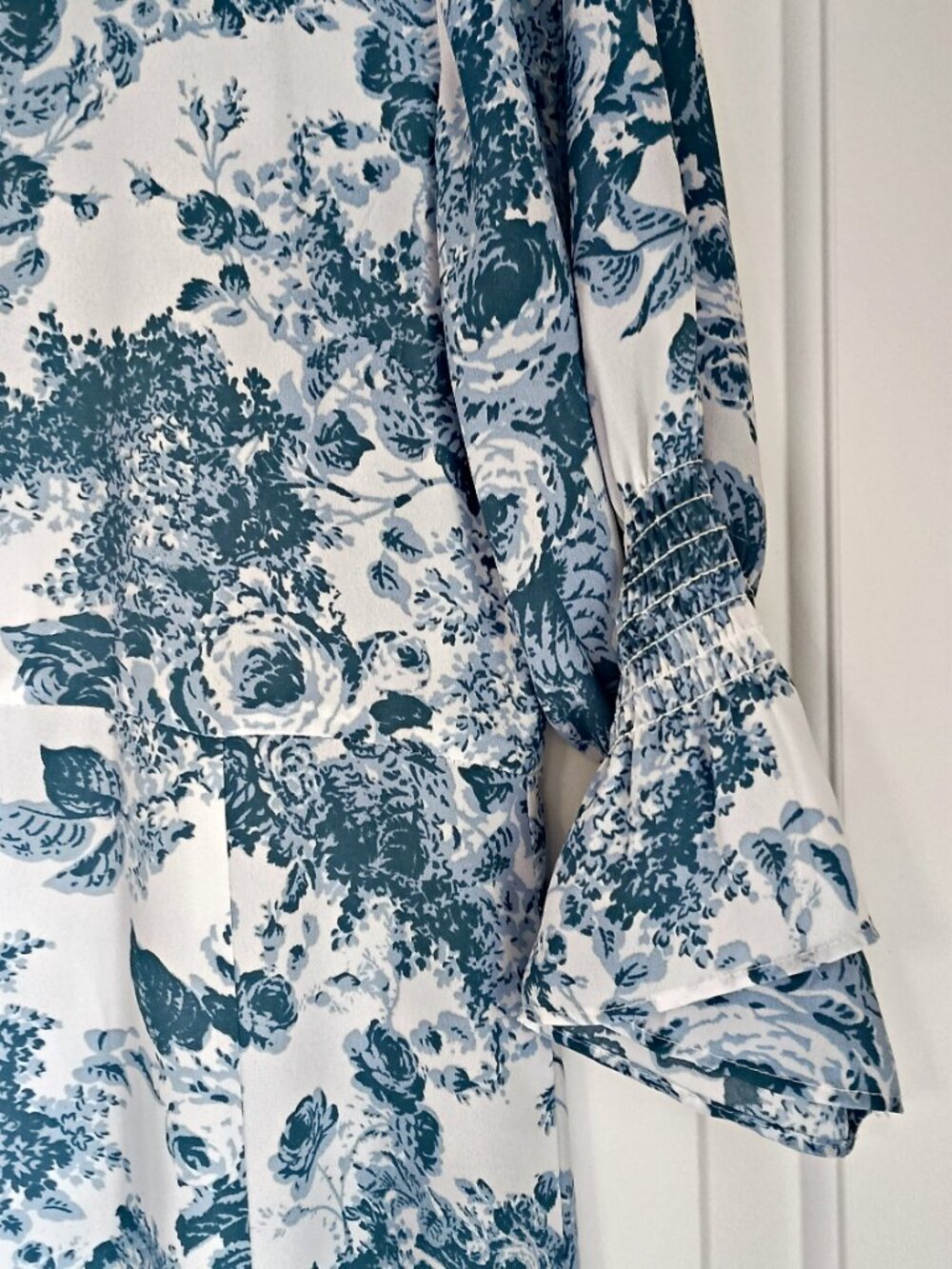 NWOT! HALOGEN BLUE ROSES TOILE FLORAL DRESS SZ M - Picture 2 of 5